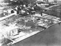 Clubhaus und Hafen in Gotzlow